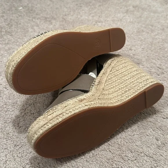 ✨New✨ Treasure & Bond Sannibel Platform Wedge Sandal - Picture 3 of 9